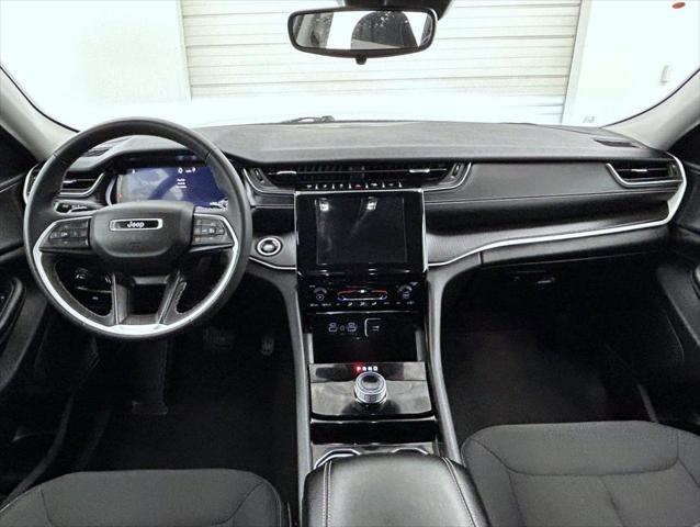 2023 Jeep Grand Cherokee L Laredo 4x4