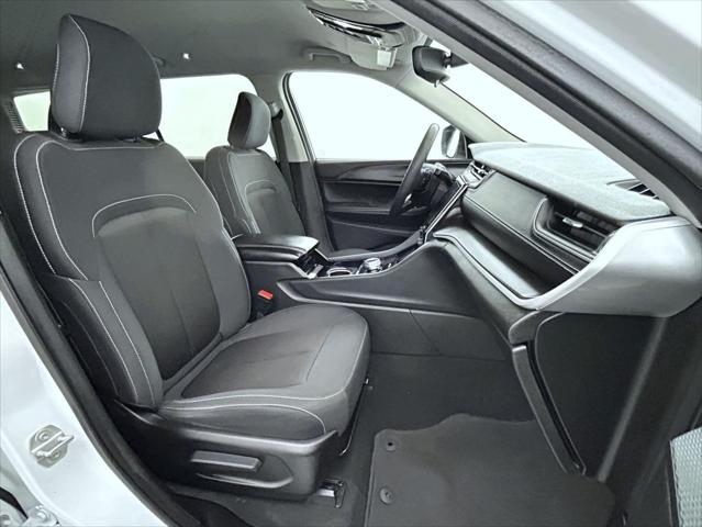 2023 Jeep Grand Cherokee L Laredo 4x4