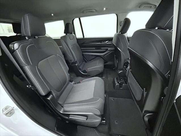 2023 Jeep Grand Cherokee L Laredo 4x4