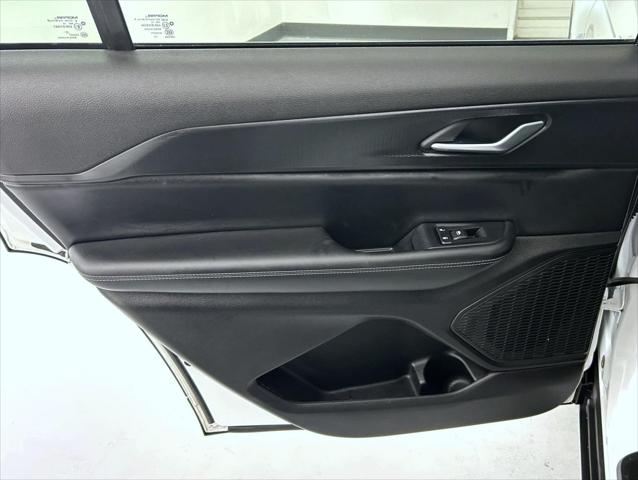 2023 Jeep Grand Cherokee L Laredo 4x4