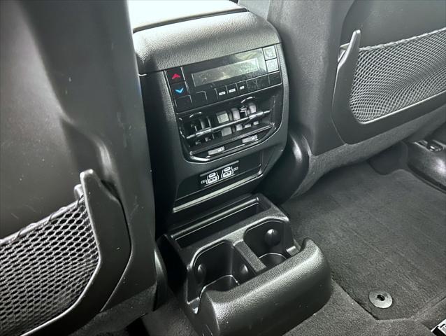 2023 Jeep Grand Cherokee L Laredo 4x4