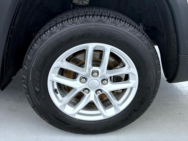 2023 Jeep Grand Cherokee L Laredo 4x4