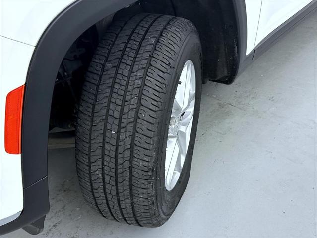 2023 Jeep Grand Cherokee L Laredo 4x4