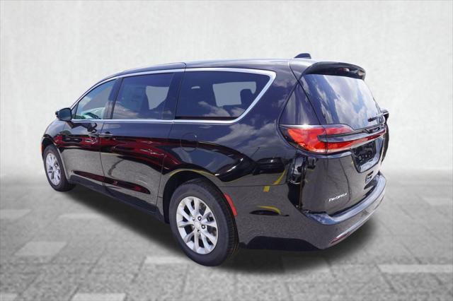 2027 Chrysler Pacifica PACIFICA SELECT AWD