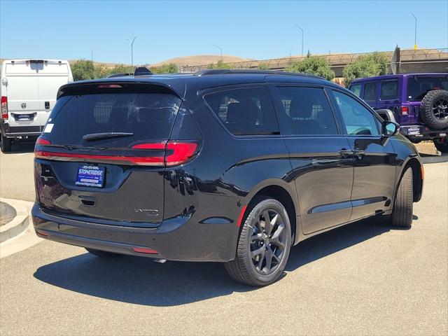 2027 Chrysler Pacifica Limited