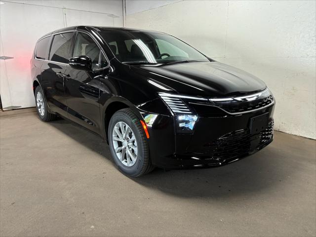 2027 Chrysler Pacifica Select for sale in Johnstown, NY