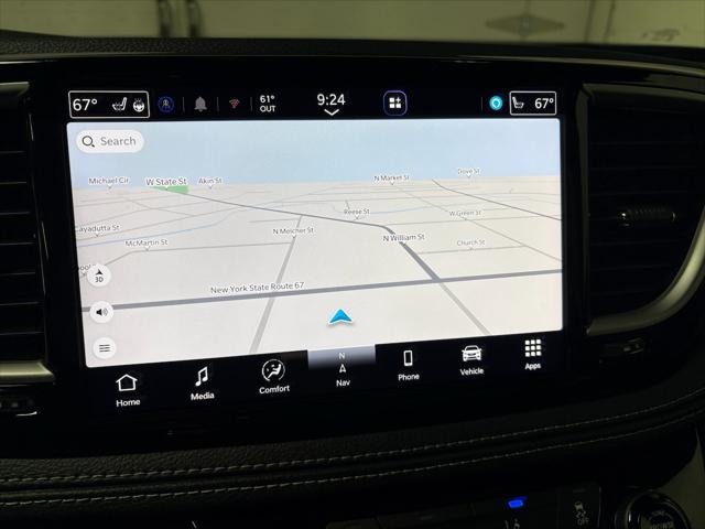 2027 Chrysler Pacifica Select