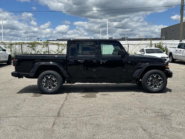 2026 Jeep Gladiator GLADIATOR SAHARA 4X4