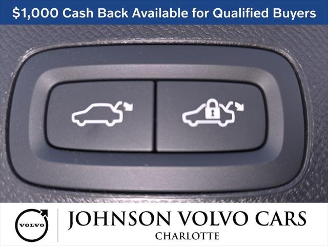 2026 Volvo XC90 Ultra Dark Theme, B6 AWD Gas (mild hybrid), Gasoline, 6 Seats