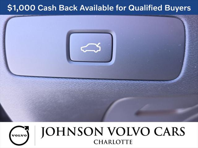 2026 Volvo XC90 Ultra Dark Theme, B6 AWD Gas (mild hybrid), Gasoline, 6 Seats
