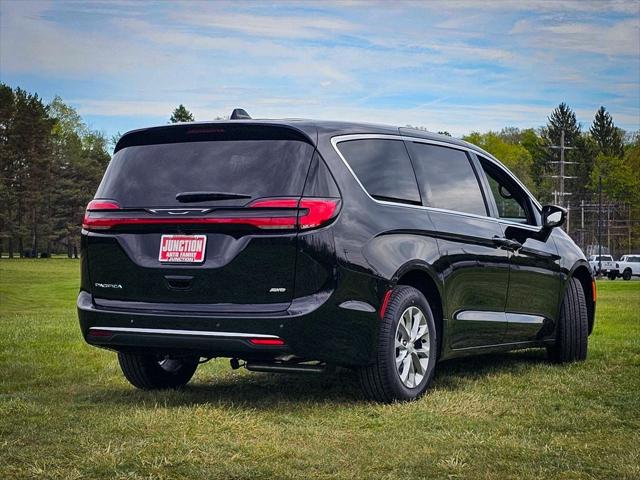 2027 Chrysler Pacifica PACIFICA SELECT AWD