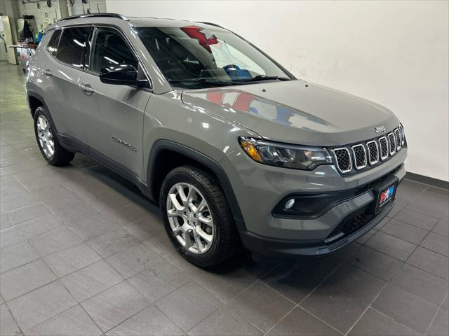 2023 Jeep Compass Latitude Lux FWD