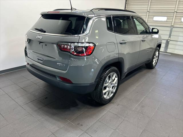 2023 Jeep Compass Latitude Lux FWD