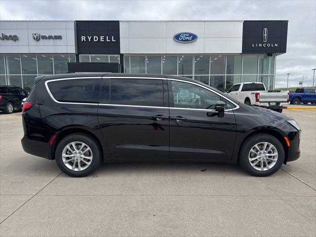 2027 Chrysler Pacifica PACIFICA SELECT AWD 2027 Chrysler Pacifica PACIFICA SELECT AWD