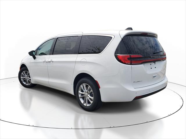 2027 Chrysler Pacifica PACIFICA SELECT AWD