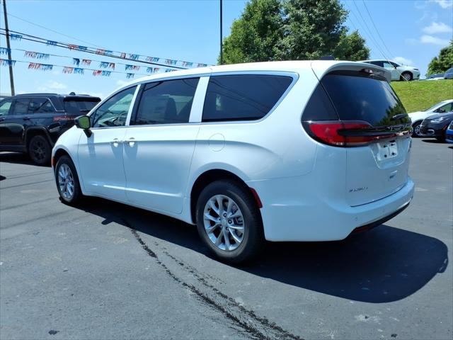 2027 Chrysler Pacifica PACIFICA SELECT AWD 2027 Chrysler Pacifica PACIFICA SELECT AWD