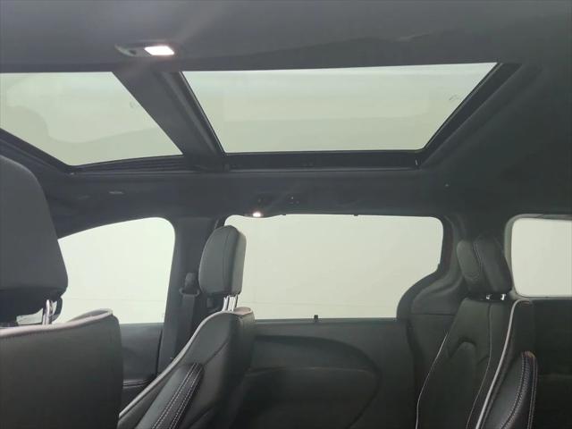 2027 Chrysler Pacifica Limited AWD