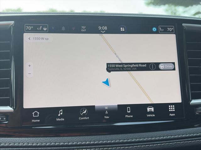 2027 Chrysler Pacifica Select