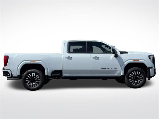 2026 GMC Sierra 2500HD Crew Cab, Standard Bed, Denali Ultimate, 4WD