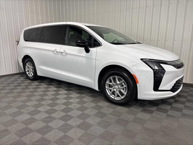 2027 Chrysler Pacifica Select for sale in Celina, OH