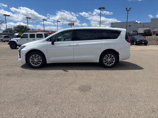 2027 Chrysler Pacifica PACIFICA SELECT AWD 2027 Chrysler Pacifica PACIFICA SELECT AWD
