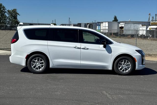 2027 Chrysler Pacifica PACIFICA SELECT