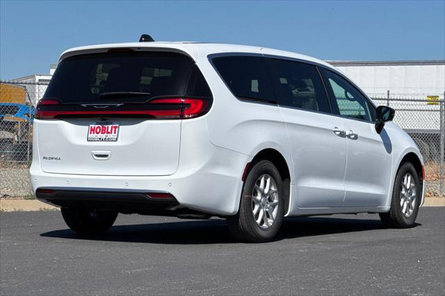 2027 Chrysler Pacifica PACIFICA SELECT