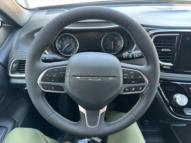 2027 Chrysler Pacifica PACIFICA SELECT