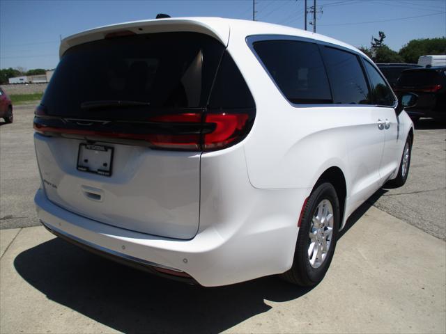 2027 Chrysler Pacifica PACIFICA SELECT