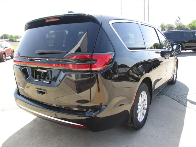 2027 Chrysler Pacifica PACIFICA SELECT
