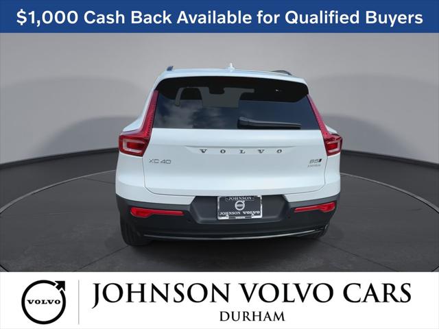 2026 Volvo XC40 Ultra, B5 AWD Gas (mild hybrid), Dark