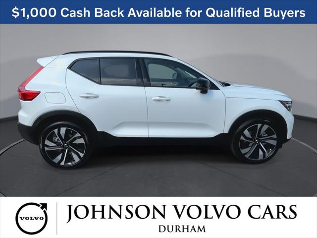 2026 Volvo XC40 Ultra, B5 AWD Gas (mild hybrid), Dark