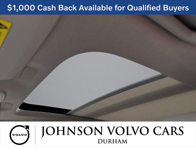 2026 Volvo XC40 Ultra, B5 AWD Gas (mild hybrid), Dark