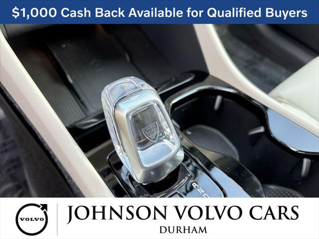 2026 Volvo XC40 Ultra, B5 AWD Gas (mild hybrid), Dark