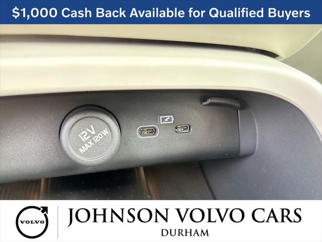 2026 Volvo XC40 Ultra, B5 AWD Gas (mild hybrid), Dark