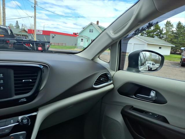 2017 Chrysler Pacifica Touring