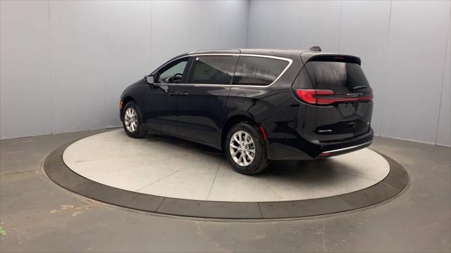 2027 Chrysler Pacifica PACIFICA SELECT AWD