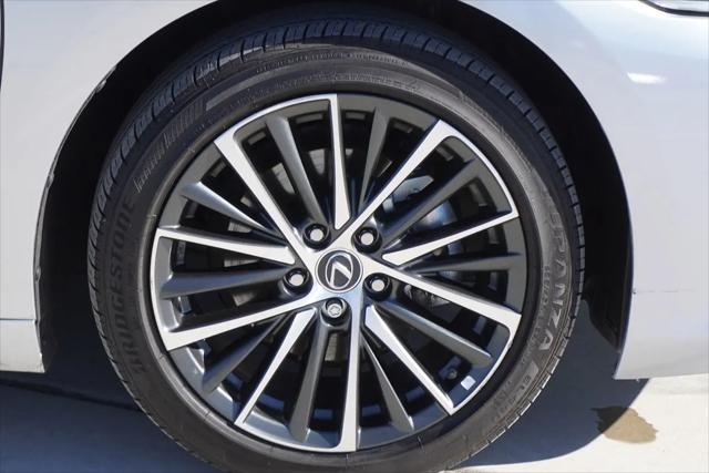 2025 Lexus ES 300h ES 300h