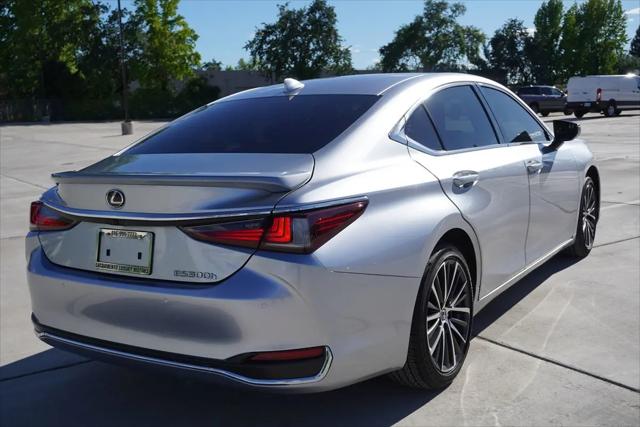2025 Lexus ES 300h ES 300h