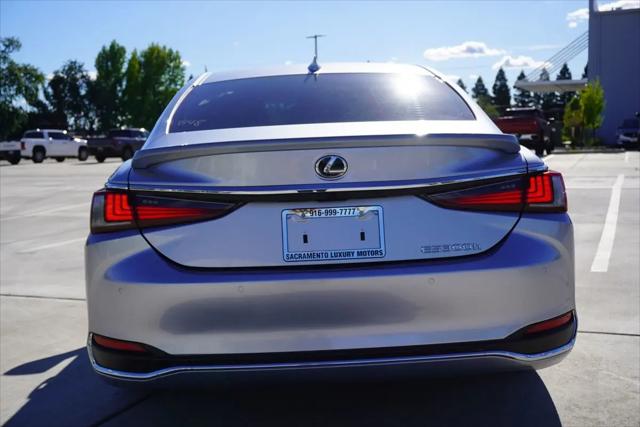 2025 Lexus ES 300h ES 300h