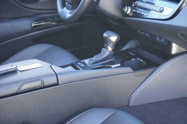 2025 Lexus ES 300h ES 300h