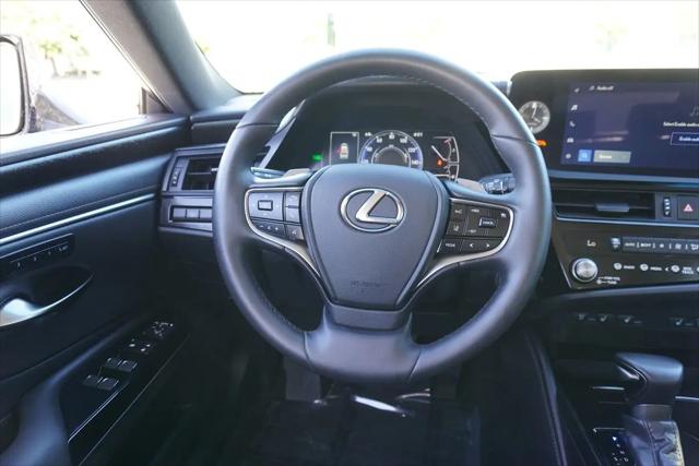 2025 Lexus ES 300h ES 300h