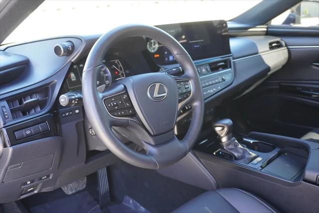2025 Lexus ES 300h ES 300h