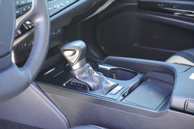 2025 Lexus ES 300h ES 300h