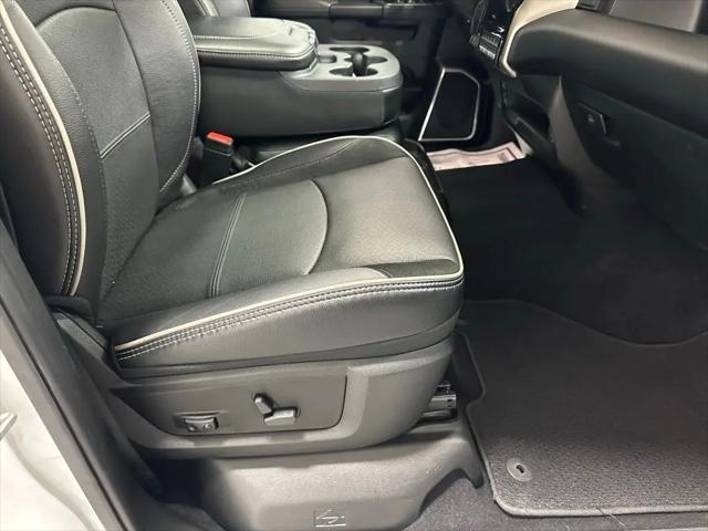 2024 Ram 3500 Laramie Crew Cab 4x4 8' Box