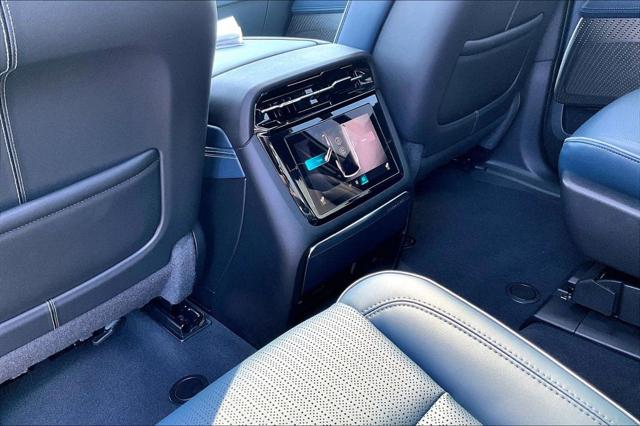 2025 Cadillac Escalade Luxury 2 AWD
