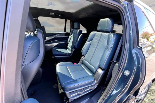 2025 Cadillac Escalade Luxury 2 AWD