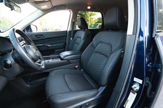 2024 Nissan Pathfinder SV FWD