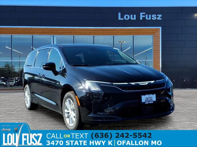 2027 Chrysler Pacifica PACIFICA SELECT AWD