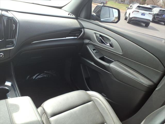 2023 Chevrolet Traverse AWD LT Leather